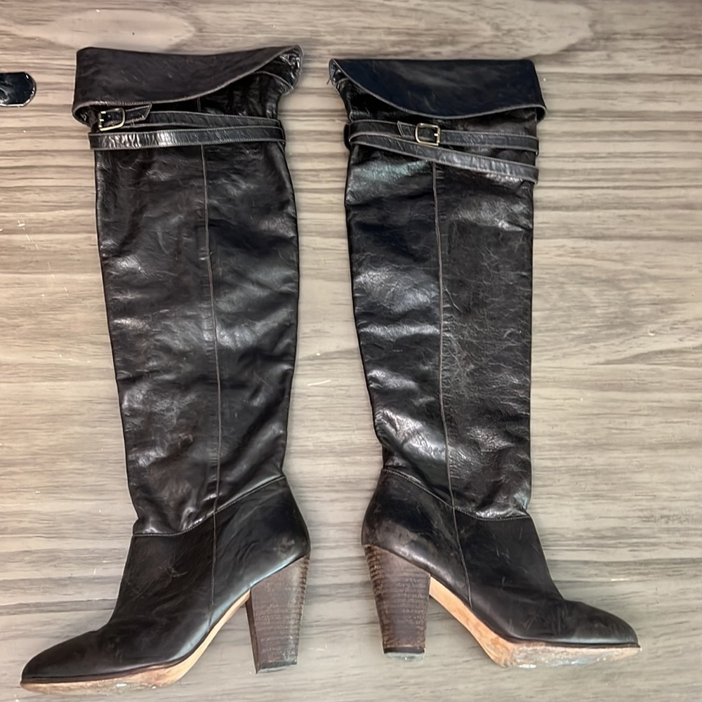 POUR LA VICTOIRE OVER THE KNEE BROWN LEATHER BADDIE BOOTS 8